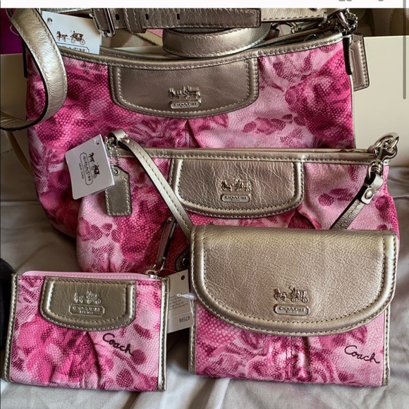 🎉HP🎉 Coach NWT 4pc pink wallet purse crossbody - Picture 11 of 12